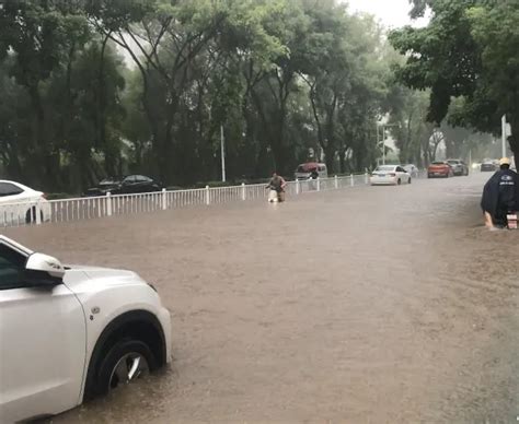 東莞水災|廣州番禺嚴重水浸 東莞有私家車水中自燃、道路隧道。